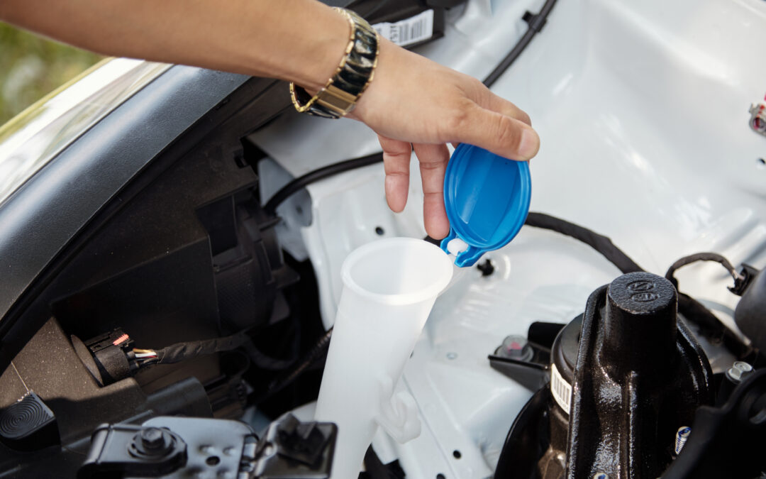 Comment remplir le lave-glace d&rsquo;une voiture ?